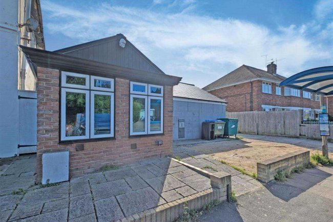106 Stone Lane, Worthing, West Sussex BN13 2BG 7