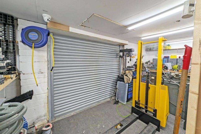 106 Stone Lane, Worthing, West Sussex BN13 2BG 7