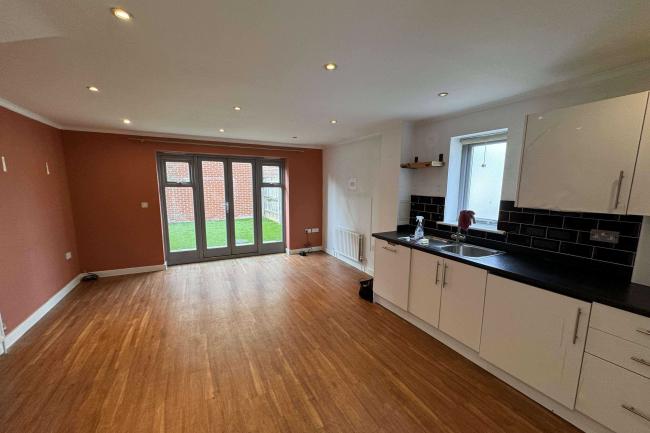 1 Foxdene Close, South Woodford, London E18 1BH 9