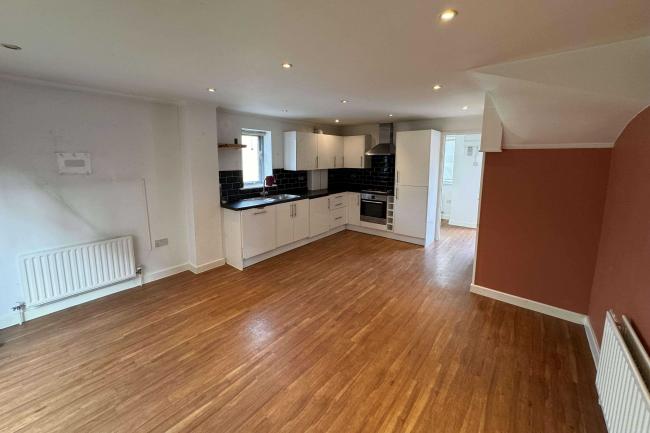 1 Foxdene Close, South Woodford, London E18 1BH 9