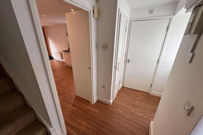 1 Foxdene Close, South Woodford, London E18 1BH 9