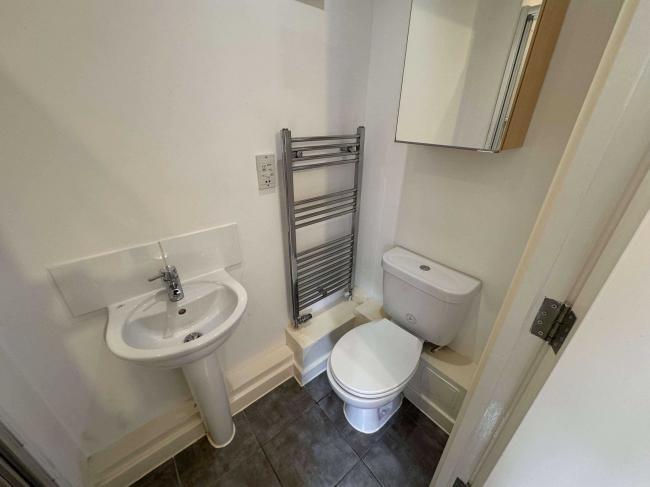 1 Foxdene Close, South Woodford, London E18 1BH 9