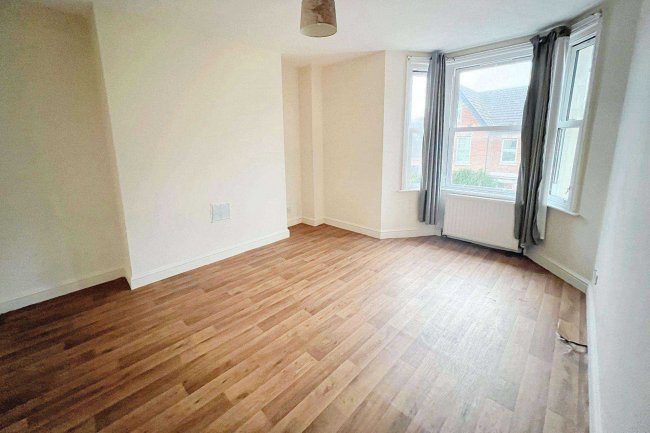 10 Canterbury Road, Ashford, TN24 8JX 6