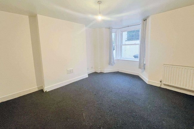 10 Canterbury Road, Ashford, TN24 8JX 6