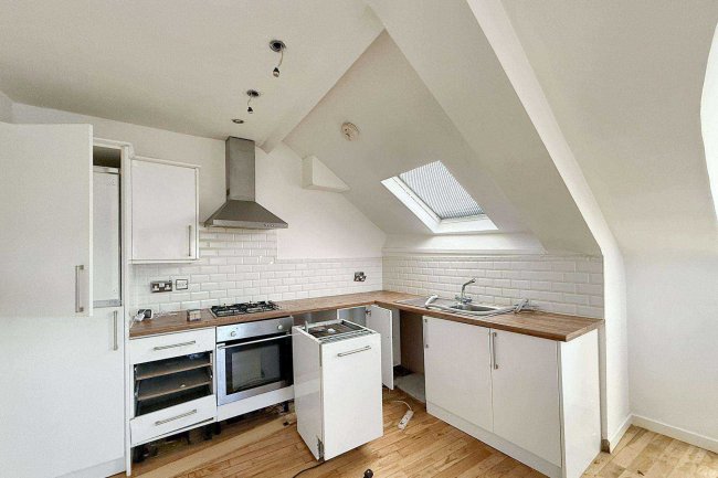 12d The Grove, Sunderland, SR2 7HF 6