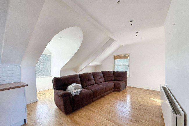 12d The Grove, Sunderland, SR2 7HF 6