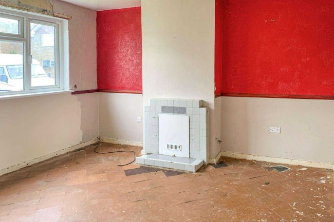 66 Oaklyn Gardens, Shanklin  Isle of Wight, PO37 7DD 4