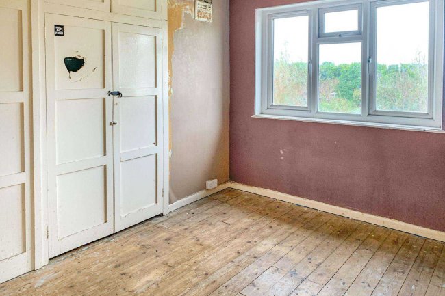 66 Oaklyn Gardens, Shanklin  Isle of Wight, PO37 7DD 4