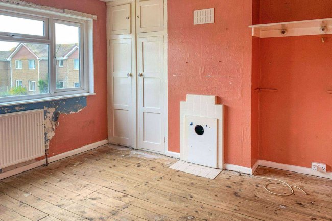 66 Oaklyn Gardens, Shanklin  Isle of Wight, PO37 7DD 4