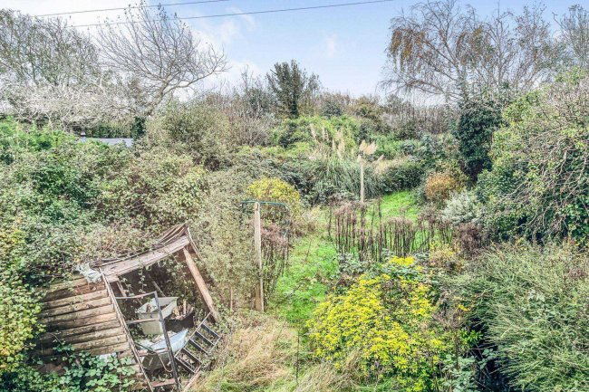 3 North View, Harbours Lake Lane, Newchurch, Sandown  Isle of Wight  PO36 0LY 4