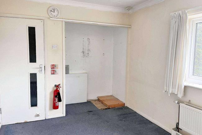 Heathlands, Chequers Lane, Walton-on-the-Hill, Surrey KT20 7ST 5