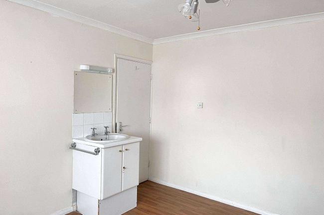 Heathlands, Chequers Lane, Walton-on-the-Hill, Surrey KT20 7ST 5