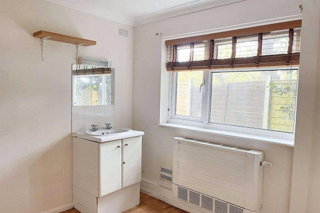 Heathlands, Chequers Lane, Walton-on-the-Hill, Surrey KT20 7ST 5