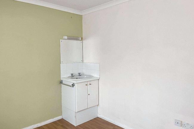 Heathlands, Chequers Lane, Walton-on-the-Hill, Surrey KT20 7ST 5