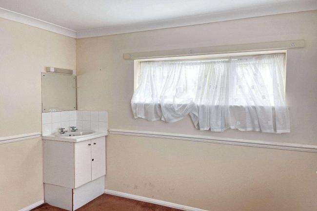 Heathlands, Chequers Lane, Walton-on-the-Hill, Surrey KT20 7ST 5