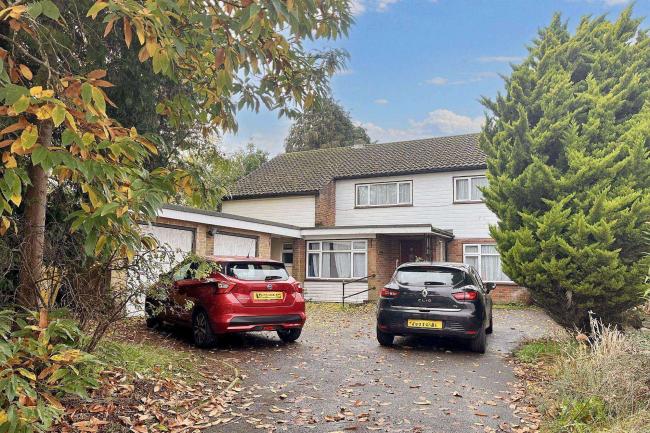 Heathlands, Chequers Lane, Walton-on-the-Hill, Surrey KT20 7ST 5