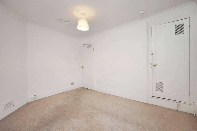 4 Dover Street, Maidstone, Kent, ME16 8LE 5