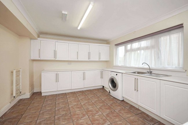 17 Sheldwich Close, Ashford, Kent, TN23 5RX 3