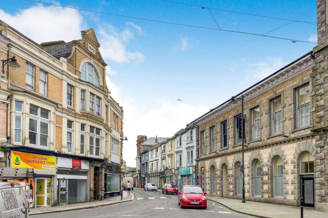 22a Commercial Street, Camborne, Cornwall, TR14 8JY 28