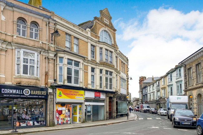 22a Commercial Street, Camborne, Cornwall, TR14 8JY 28