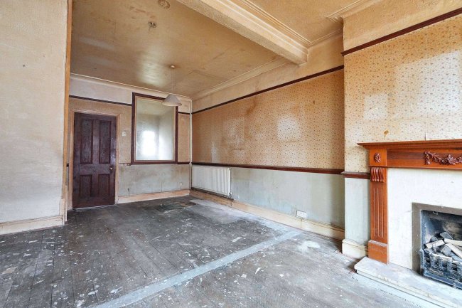 7 Bellmore Street, Liverpool, L19 1QR 1