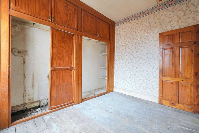 7 Bellmore Street, Liverpool, L19 1QR 1