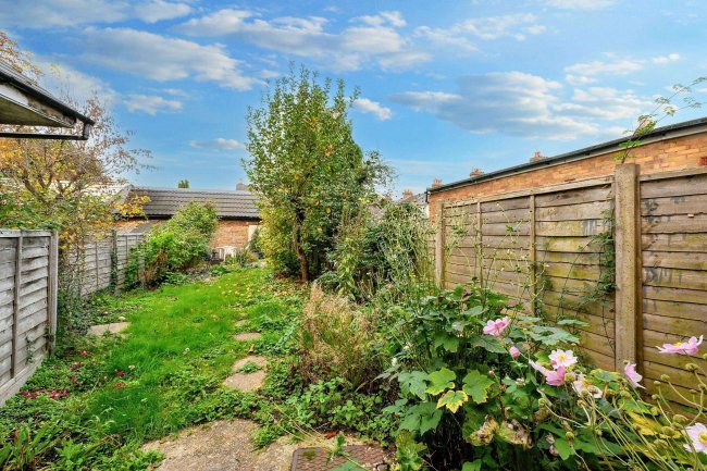 2 Honey Lane, Waltham Abbey, Essex, EN9 3AH 1