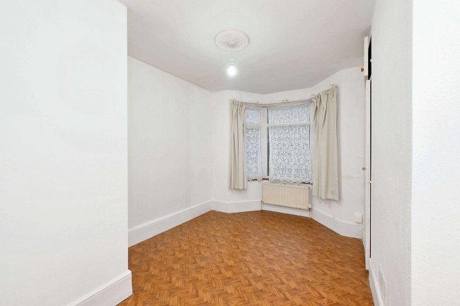 2 Honey Lane, Waltham Abbey, Essex, EN9 3AH 1