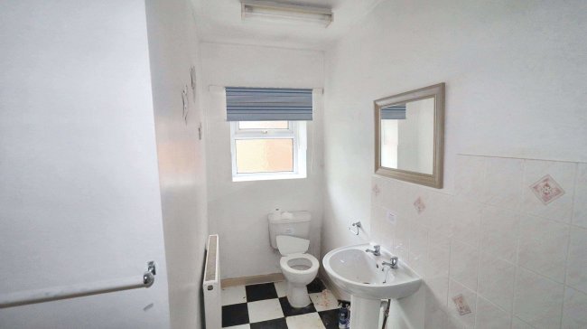 350 Wakefield Road, Denby Dale, Huddersfield, HD8 8RT 2