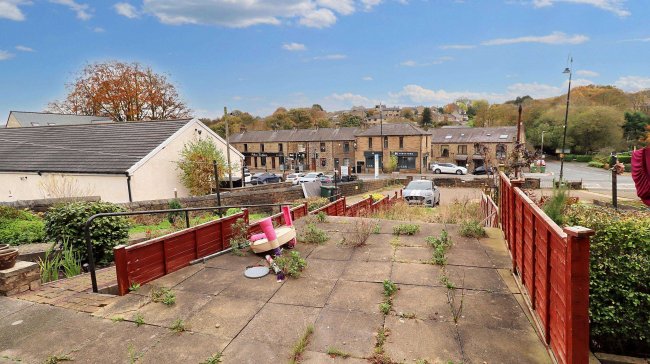 350 Wakefield Road, Denby Dale, Huddersfield, HD8 8RT 2