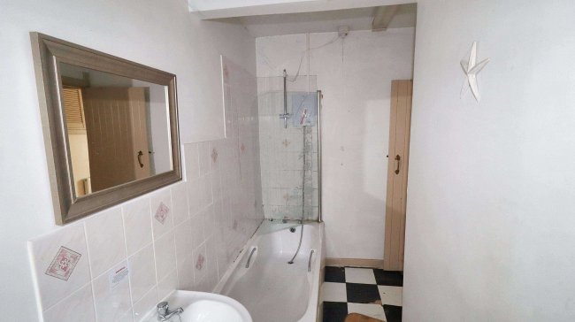 350 Wakefield Road, Denby Dale, Huddersfield, HD8 8RT 2