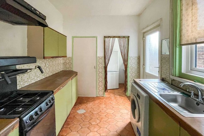 48 Avondale Road, Eastbourne, East Sussex, BN22 8JW 8