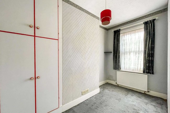 48 Avondale Road, Eastbourne, East Sussex, BN22 8JW 8