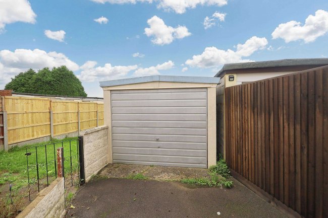 54 Colyer Road, Northfleet, Kent, DA11 8AY 7