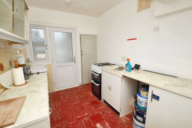 54 Colyer Road, Northfleet, Kent, DA11 8AY 7