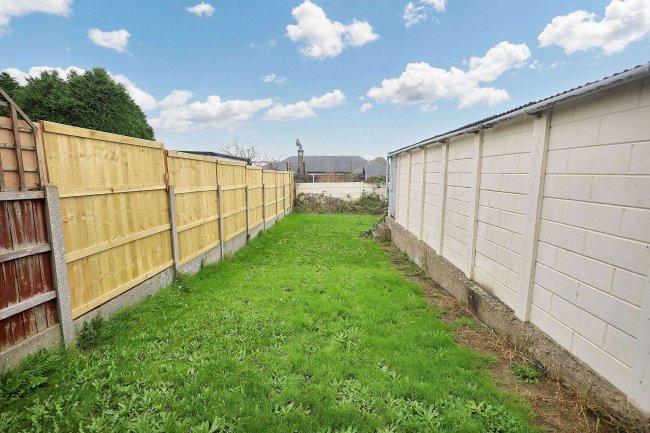 54 Colyer Road, Northfleet, Kent, DA11 8AY 7