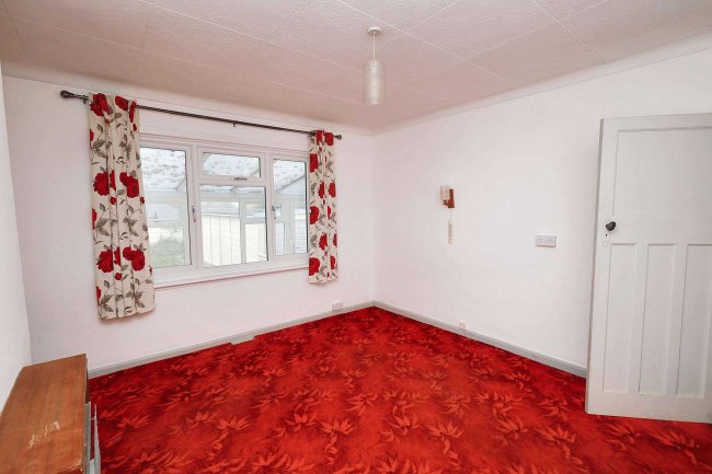 54 Colyer Road, Northfleet, Kent, DA11 8AY 7