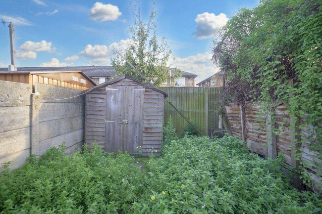 36 Tree Road, Newham, London, E16 3DZ 2