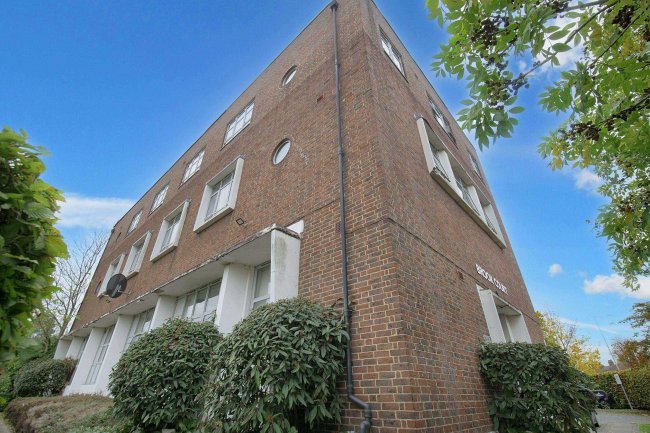 Flat 16 Brook Court, 510 Ripple Road, Barking, Essex IG11 9JU 9