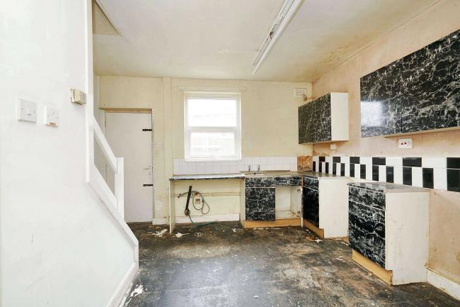 11 Gerrard Street, Kearsley, Bolton, Greater Manchester, BL4 8BG 5