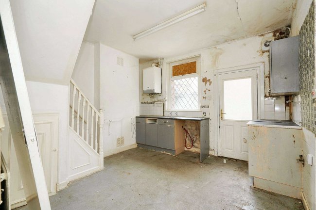 16 Fairbairn Street, Horwich, Bolton, Greater Manchester, BL6 5NF 6