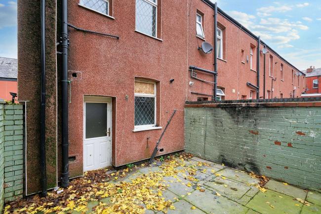 16 Fairbairn Street, Horwich, Bolton, Greater Manchester, BL6 5NF 6