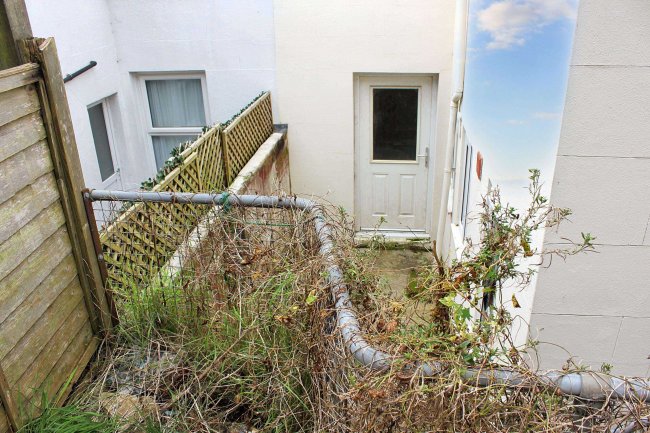 20 St. George's Road, Hastings, East Sussex, TN34 3ND 7