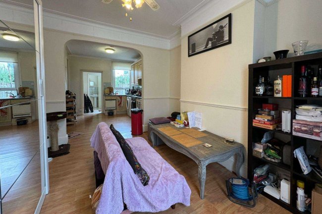 28 Sperling Road, Tottenham, London N17 6UL 2