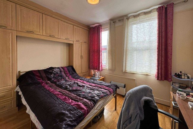 28 Sperling Road, Tottenham, London N17 6UL 2