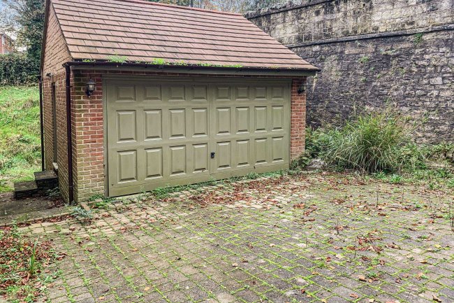 7 Stonelands Park, Ryde, PO33 3BD 8