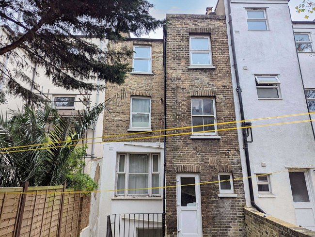 Garden Flat, 31 Thurlow Park Road, Lambeth, London, SE21 8JP 8