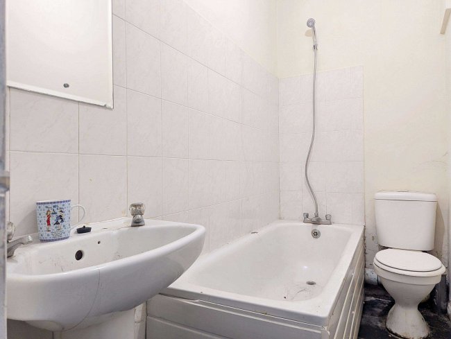 Garden Flat, 31 Thurlow Park Road, Lambeth, London, SE21 8JP 8