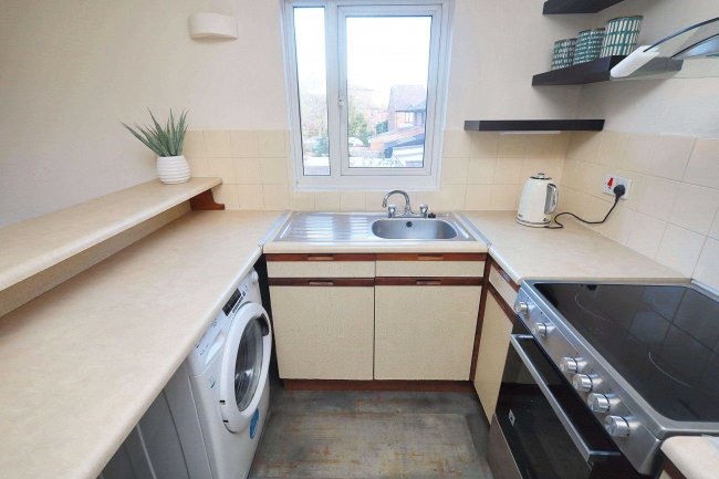 10 Alders Close, Wanstead, E11 3RZ 9