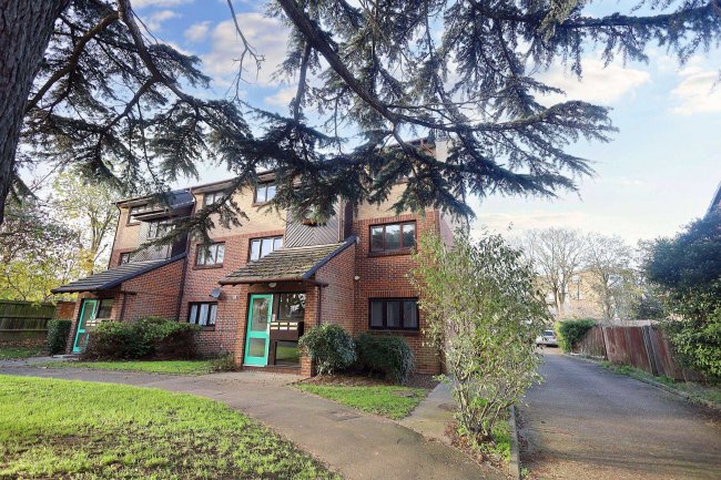 10 Alders Close, Wanstead, E11 3RZ 9